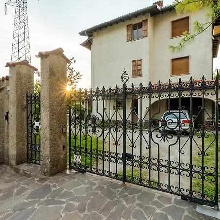 Casa Cascata Сasa de vacaciones Mandello del Lario