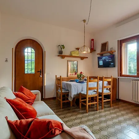 Casa Cascata Сasa de vacaciones Mandello del Lario